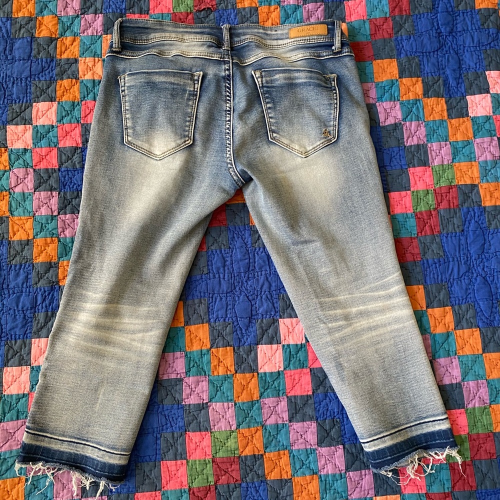 EUC GRACE IN LA CAPRI JEANS SIZE 28